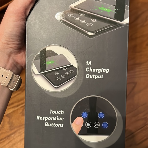 Wireless Charging LED Lamp - Picture 6 of 7